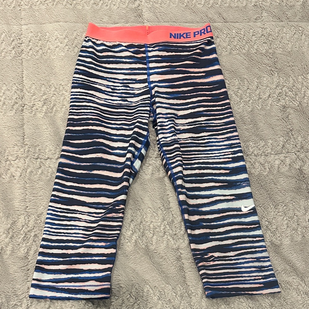 Women’s Medium Nike Pro Zebra Stripe Capri Leggings - Navy and Coral